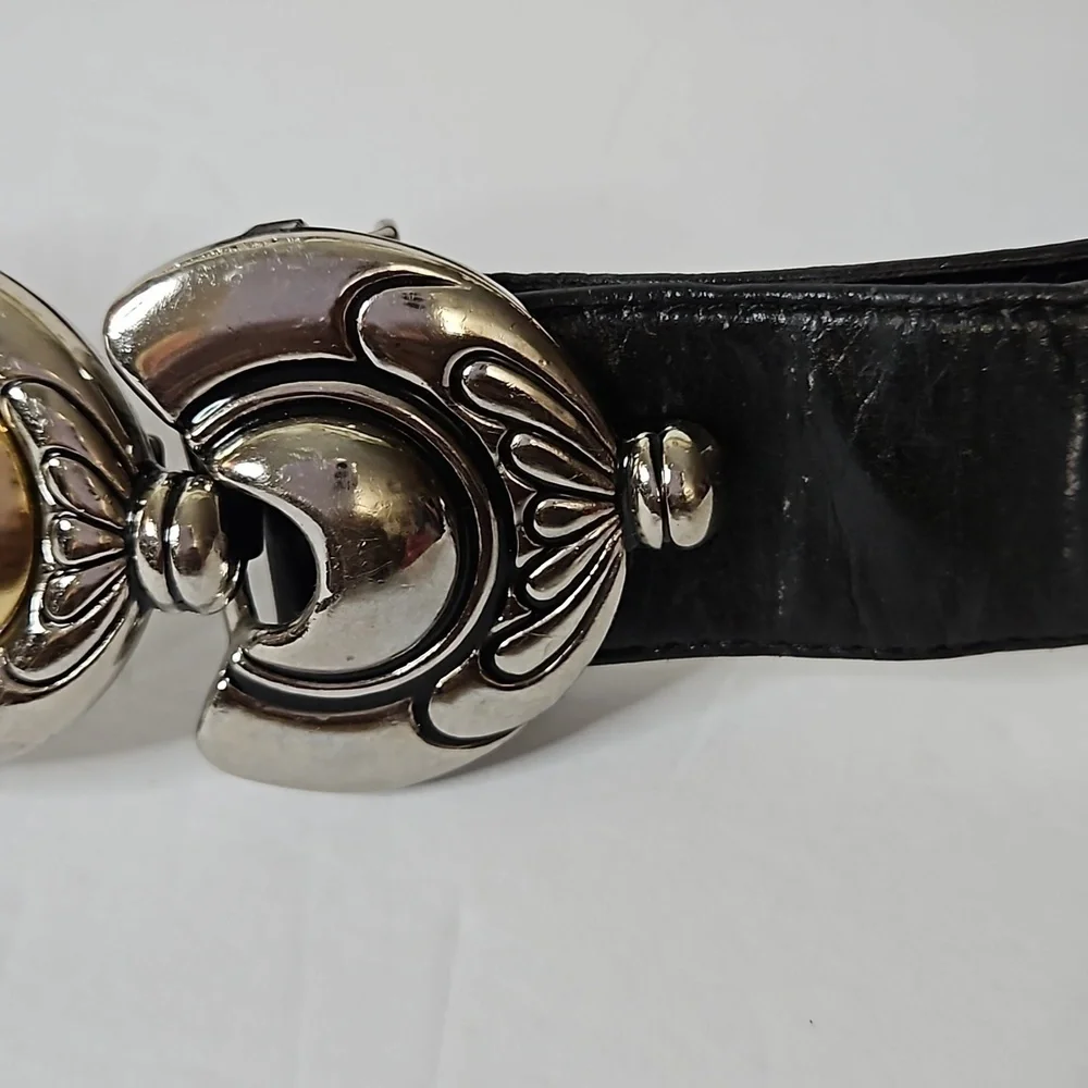 The Leather Shop  Belt Black  Dame Belt accent Buckle  Pre-owned